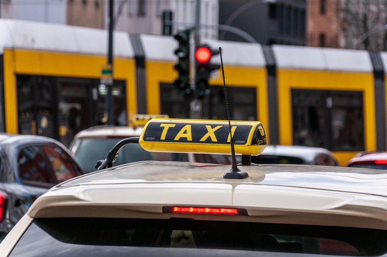 Taxi e NCC in Piemonte: convocati gli esami regionali per l’idoneità professionale – sessione marzo 2026
