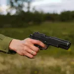 Alessandria, minaccia un automobilista con una pistola: arrestato 50enne